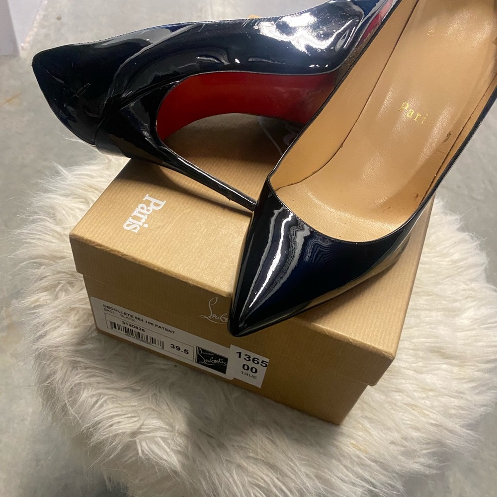 Christian louboutin authentic only worn 3 times come with box and bag so Kate